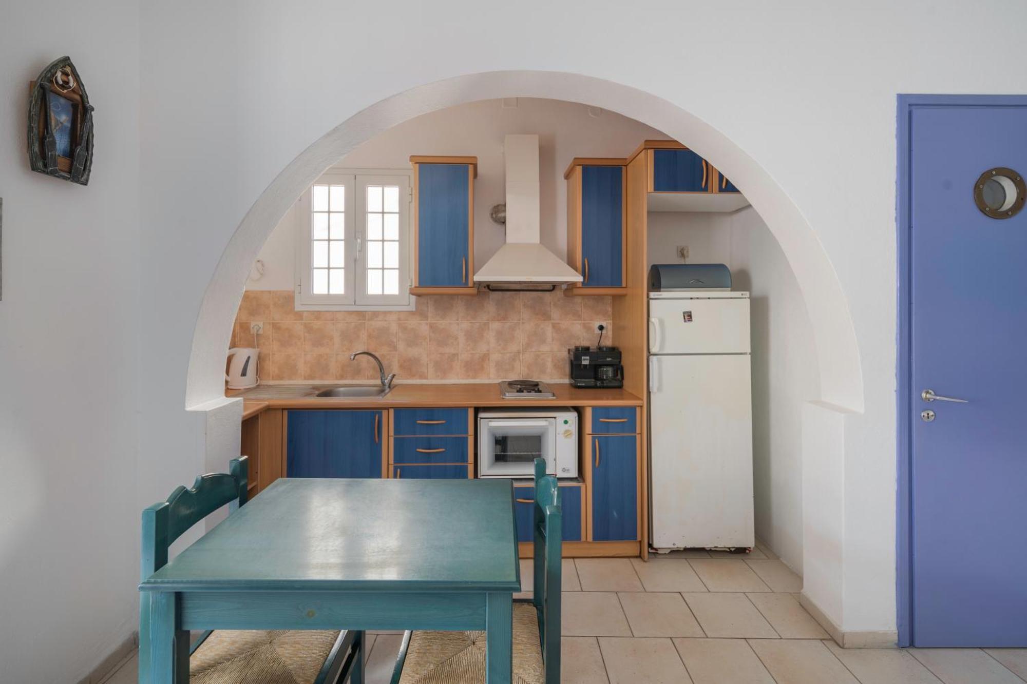 Bofor Studios & Rooms Livadakia Екстериор снимка