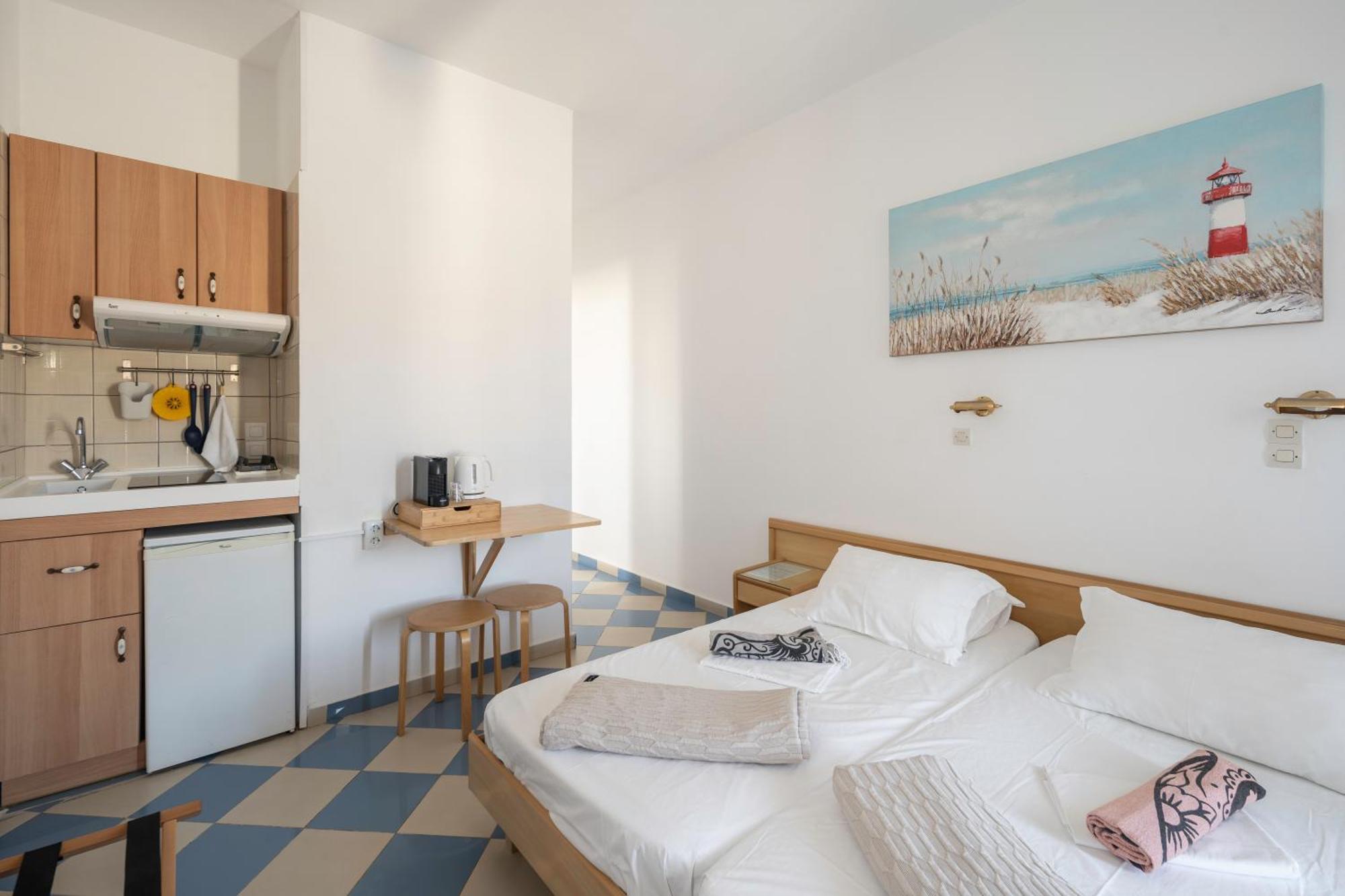 Bofor Studios & Rooms Livadakia Стая снимка