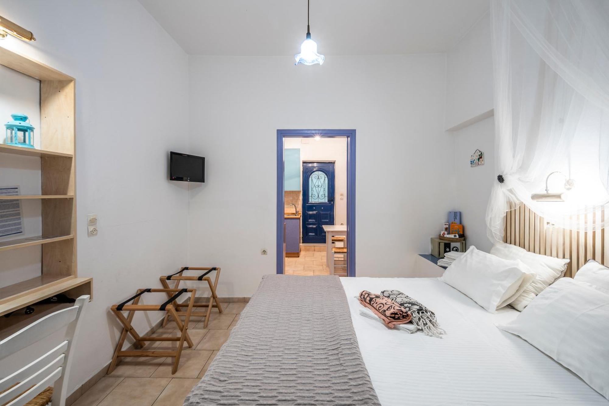 Bofor Studios & Rooms Livadakia Стая снимка