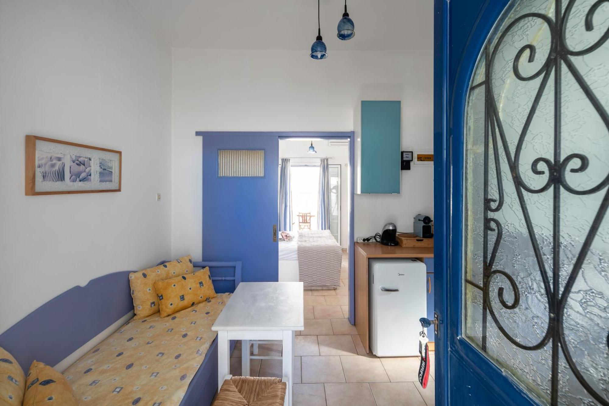 Bofor Studios & Rooms Livadakia Стая снимка