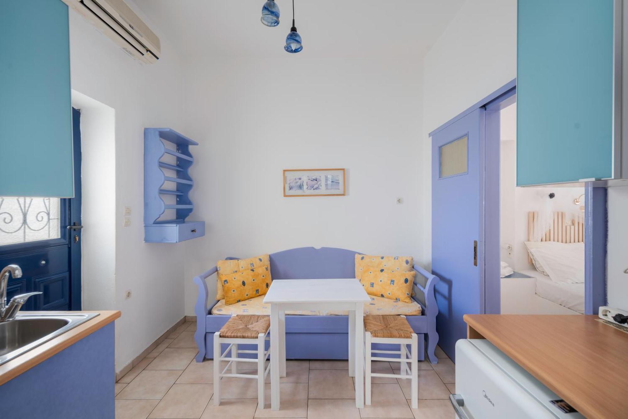 Bofor Studios & Rooms Livadakia Екстериор снимка
