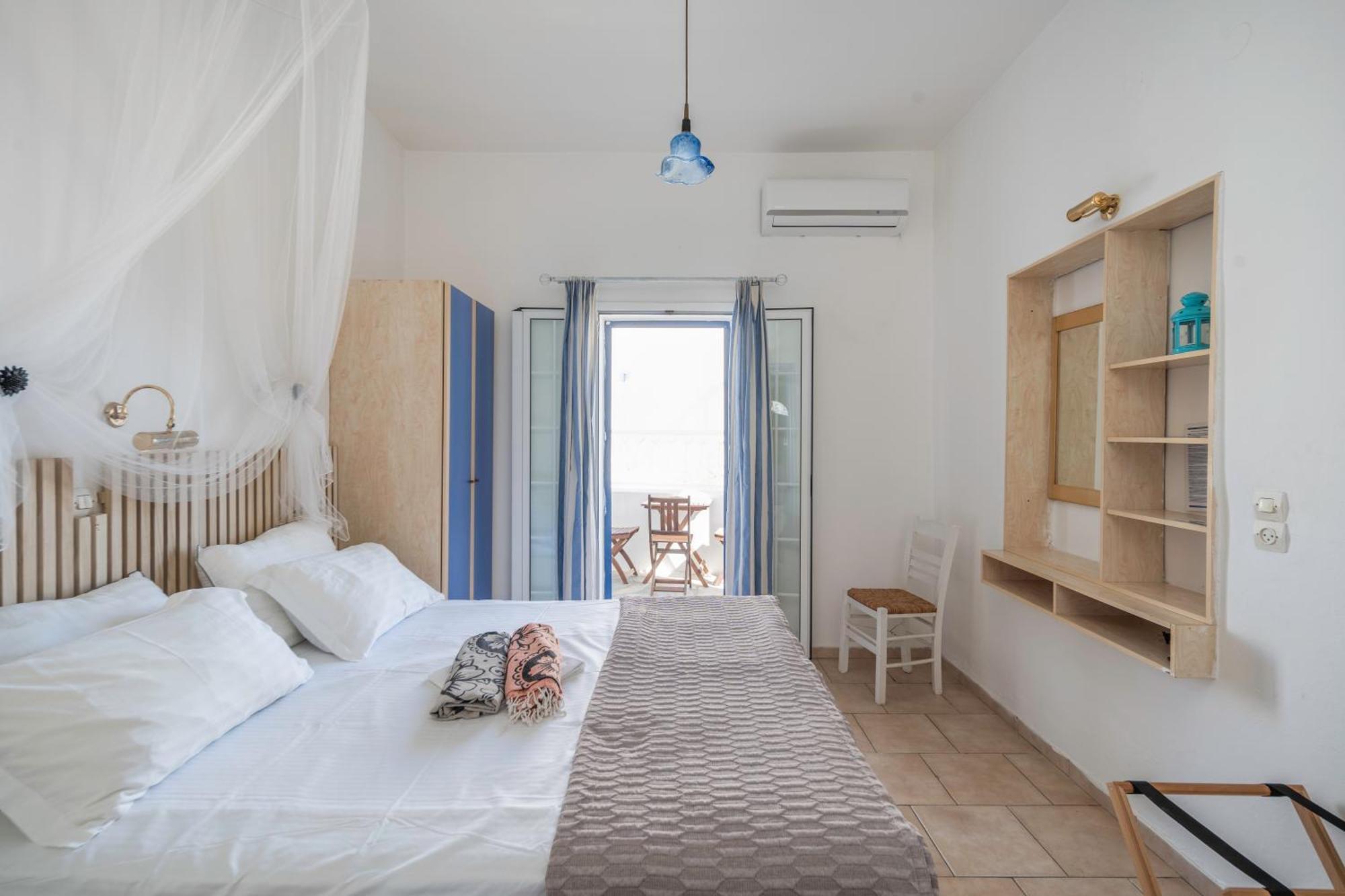 Bofor Studios & Rooms Livadakia Стая снимка
